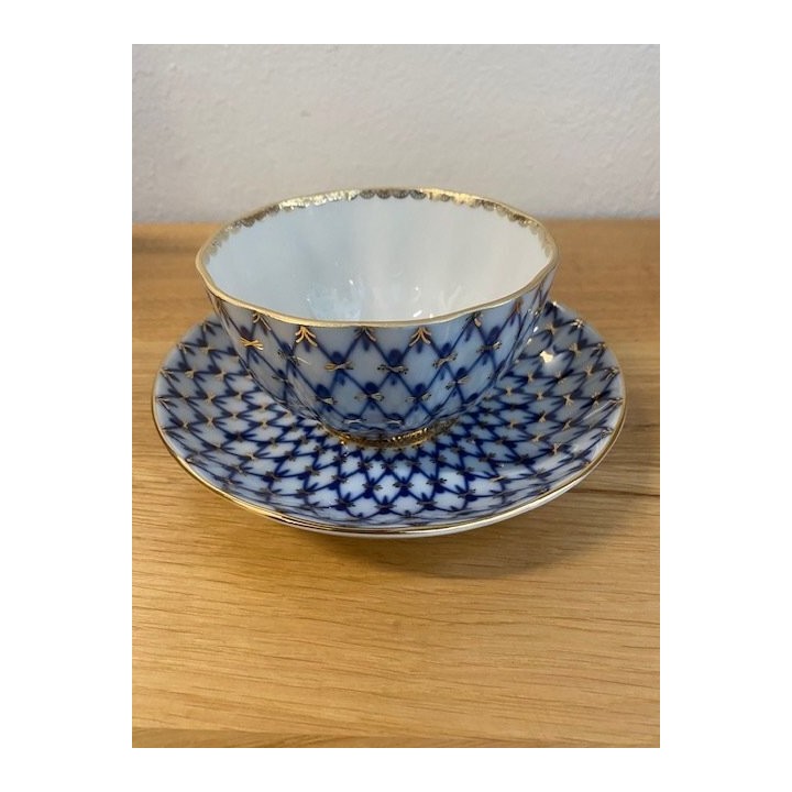 Tasse et sous-tasse cobalt tulip net - Porcelaine de Saint-Petersburg